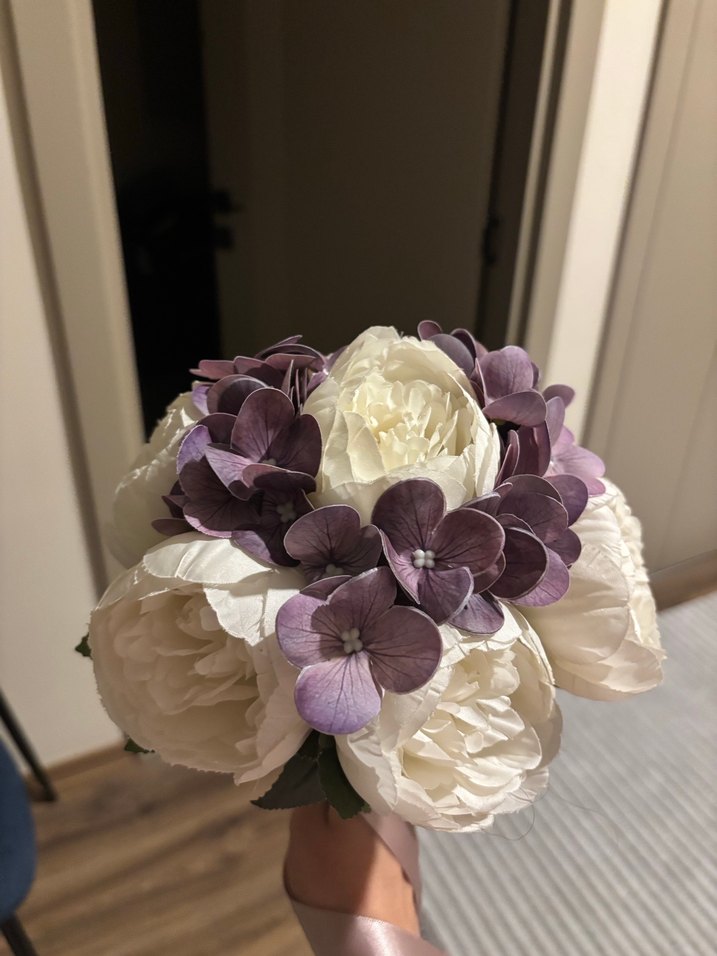 Dantel Detaylı Mor ve Beyaz Gelin Buketi - Görsel 5