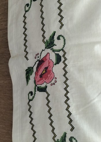 kanaviçe takım iki etek bir uzun yastık