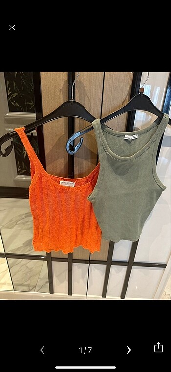 Bershka ve Pull and bear 2 adet crop