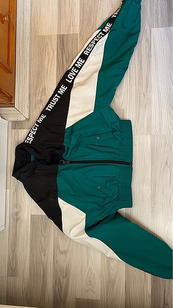 BERSHKA CEKET