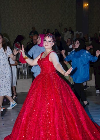 Kırmızı kına tacı - Görsel 2