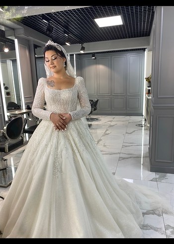 Uzun Kollu Parlak Beyaz Prenses Gelinlik