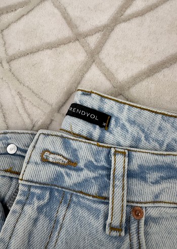 Trendyol & Milla Rahat Kesim Açık Mavi Midi Denim Jean