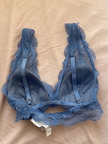 Stradivarius stradivarius dantelli bralet