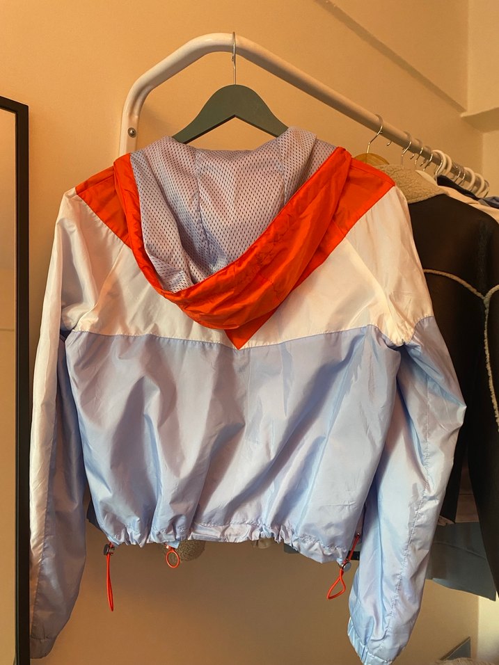 h&m açık mavi crop yağmurluk - Görsel 3