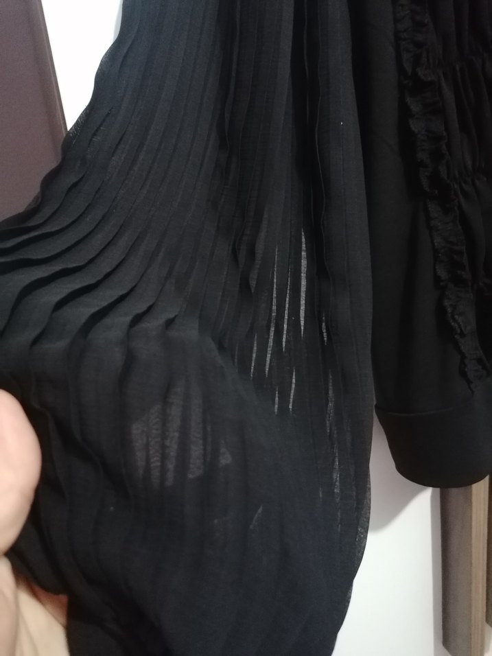 Uzun Kollu Fırfırlı Siyah Gotik Bluz - Görsel 3