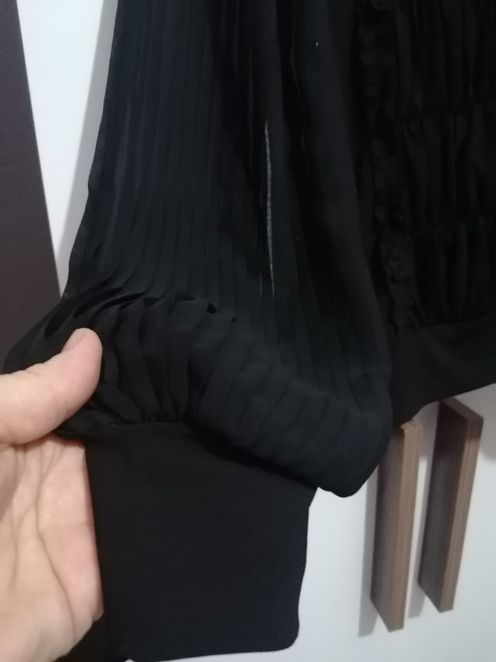 Uzun Kollu Fırfırlı Siyah Gotik Bluz - Görsel 4