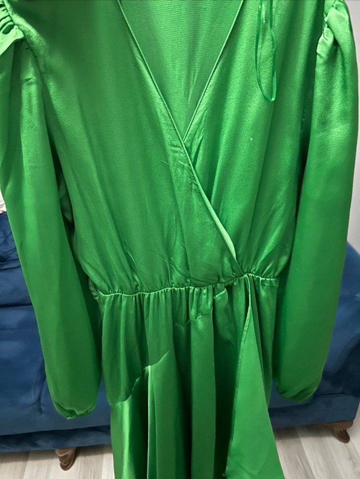 Yeşil Saten Elbise - Görsel 3