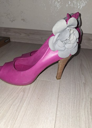 pembe ahşap topuklu çiçek detaylı topuklu ayakkabı - Görsel 2