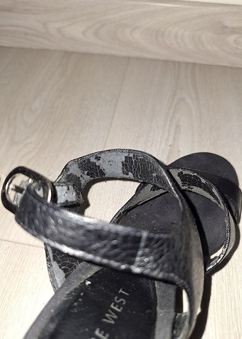 Siyah Dolgu Topuklu Kadın Sandalet - Görsel 3