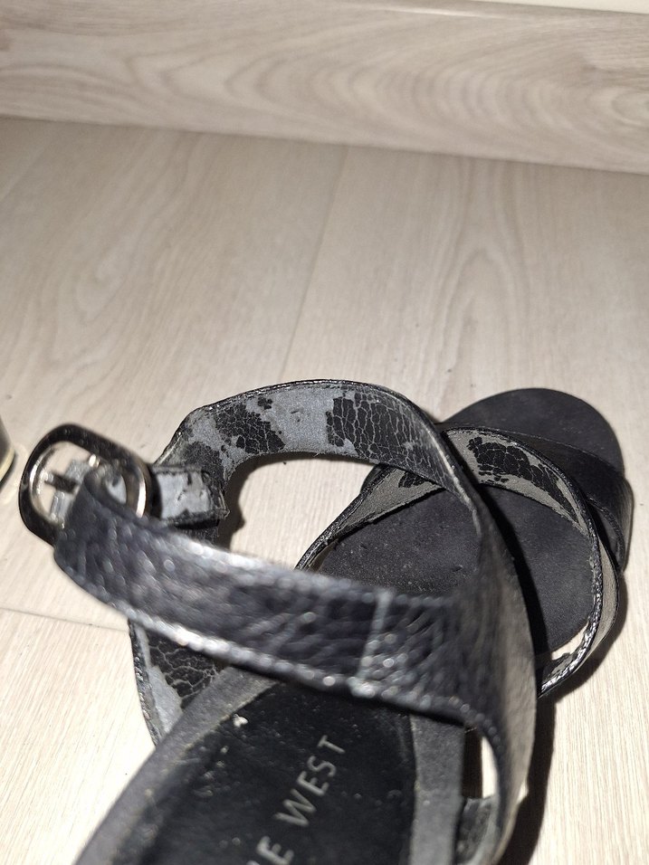 Siyah Dolgu Topuklu Kadın Sandalet - Görsel 3