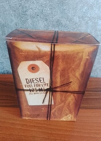 Diesel erkek parfümü 