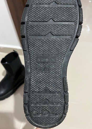 Siyah Kadın Bot - Görsel 5