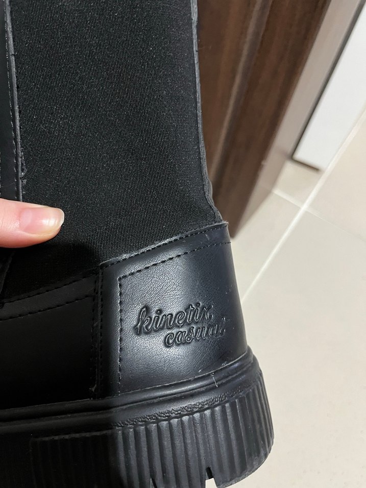 Siyah Kadın Bot - Görsel 3