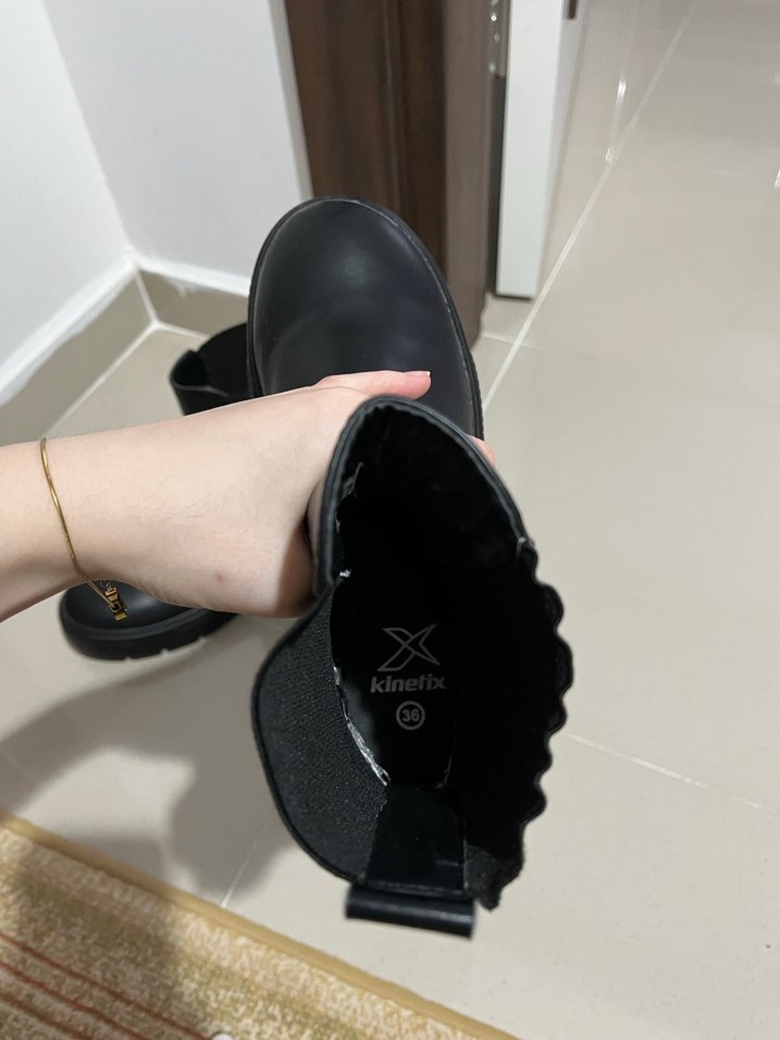 Siyah Kadın Bot - Görsel 4