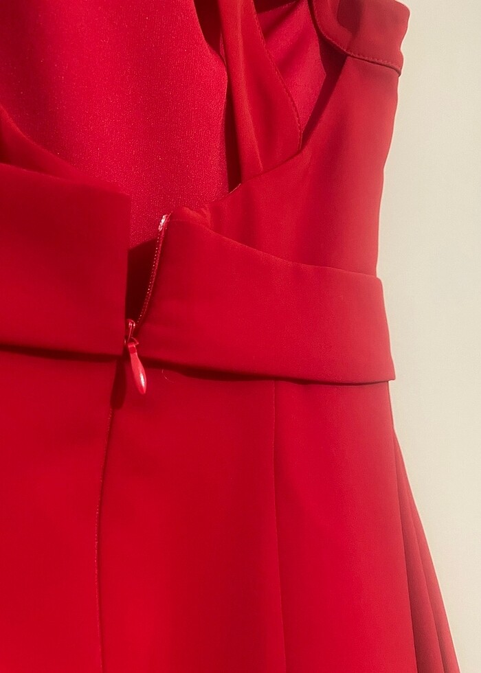 Kırmızı elbise - Görsel 4