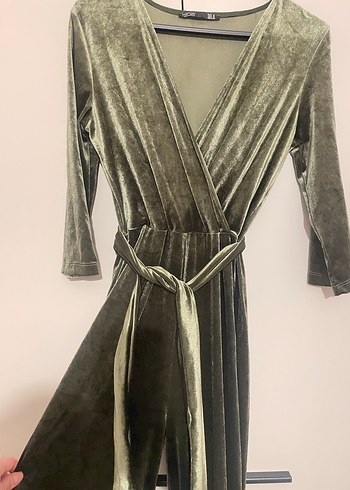 V Yaka Drapeli Haki kadife Tulum - Görsel 3