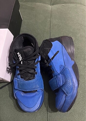 39 Beden Nike zion 2 royal hyper