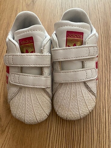 Adidas superstar