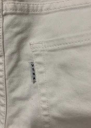 Düğmeli Beyaz Kadın Mini Şort - Görsel 3