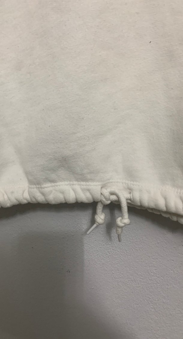 Kadın Beyaz Kapüşonlu Kısa Sweatshirt - Görsel 4