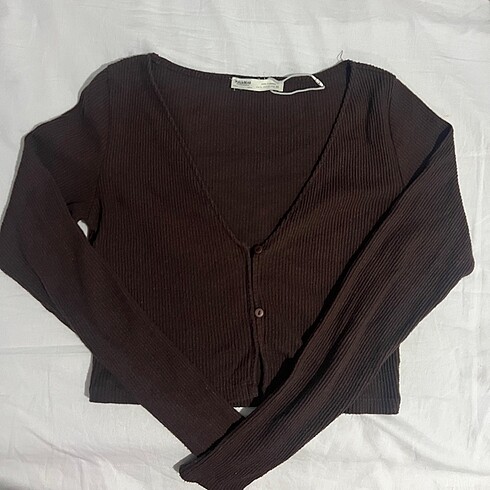 pull and bear uzun kollu düğmeli crop