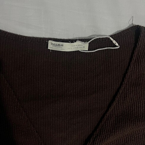 l Beden pull and bear uzun kollu düğmeli crop