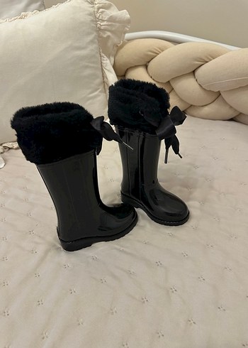 Kız Çocuk Siyah Kürklü  Yağmur Çizmesi - Görsel 2