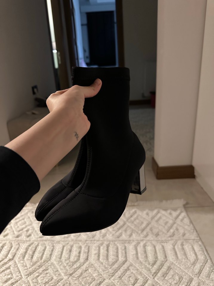 Siyah Stiletto Topuklu Kadın Bot - Görsel 5