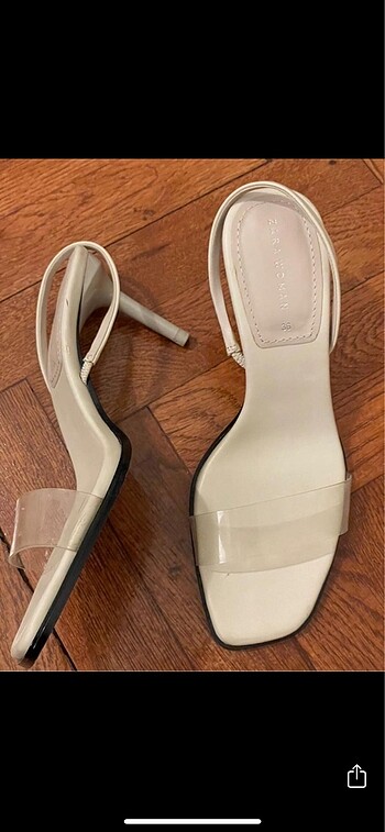 Zara Zara beyaz vinil topuklu sandalet