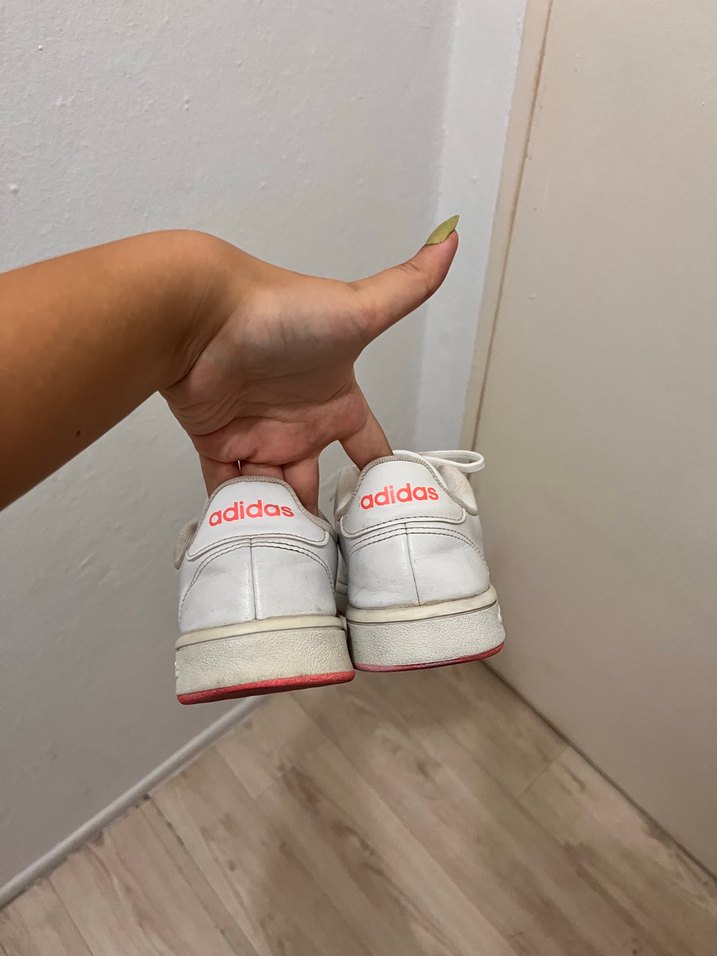 Beyaz Adidas Kadın Spor Ayakkabı - Görsel 4