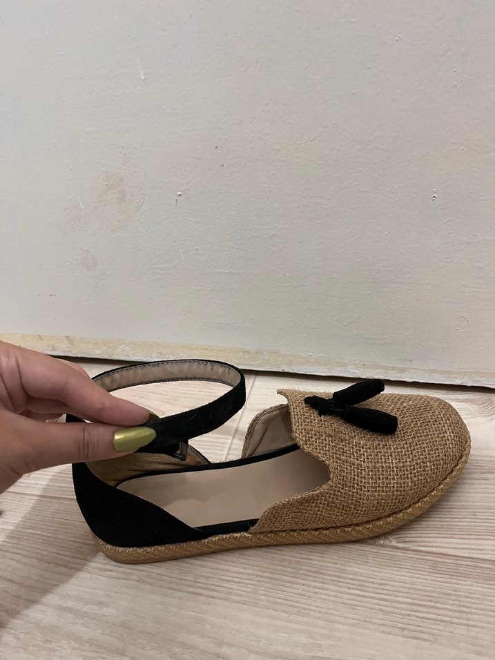 Bilekten bağlamalı sandalet - Görsel 5