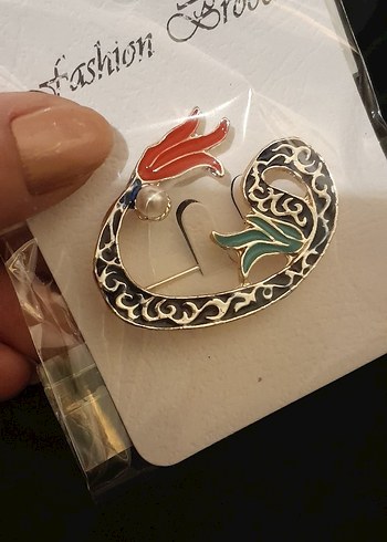  Beden Vav harfli Vintage Broş