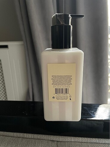 Diğer Jo Malone el losyonu
