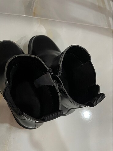 28 Beden siyah Renk H&M bot