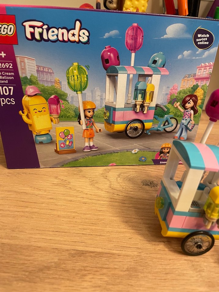 LEGO Friends Dondurma ve Balon Standı - Görsel 4