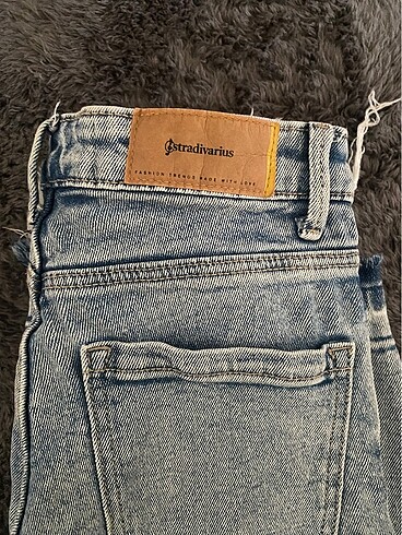 Mom slim kot pantolon