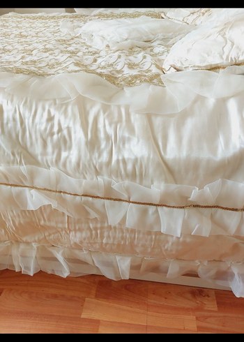 İşlemeli Beyaz Yatak Örtüsü - Görsel 4