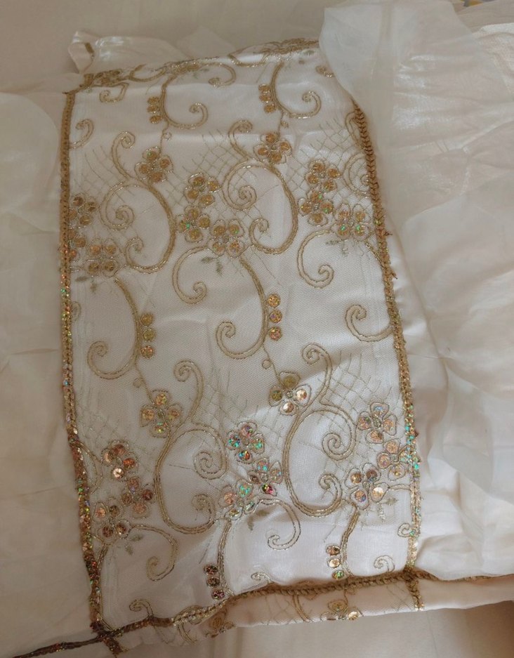 İşlemeli Beyaz Yatak Örtüsü Seti - Görsel 2