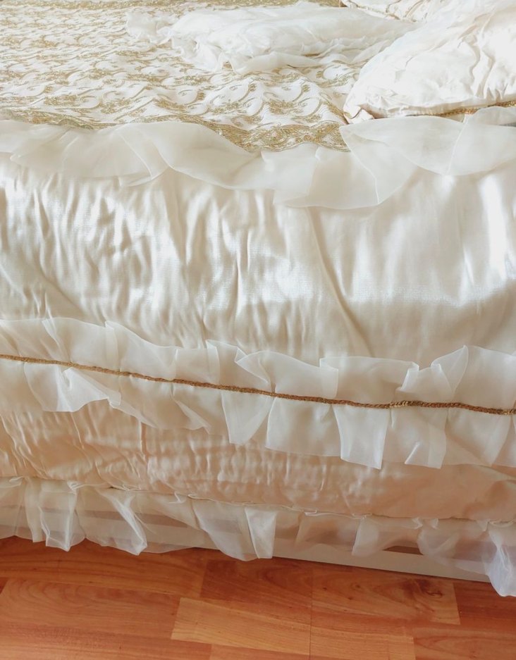 İşlemeli Beyaz Yatak Örtüsü Seti - Görsel 4