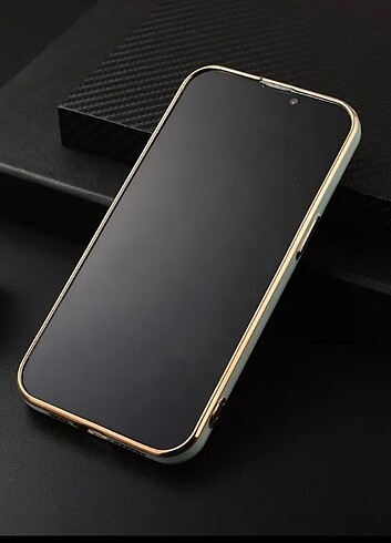 Apple iPhone 14 Kılıf Beyaz Standlı Golden Silikon Kılıf