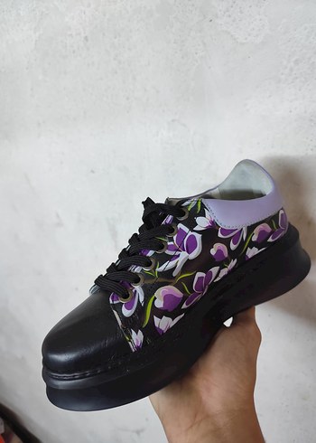 Mor Floral Desenli Stiletto Topuklu Spor Ayakkabı - Görsel 2