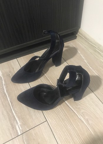 Klasik Lacivert Tokalı Kadın Topuklu Ayakkabı - Görsel 2