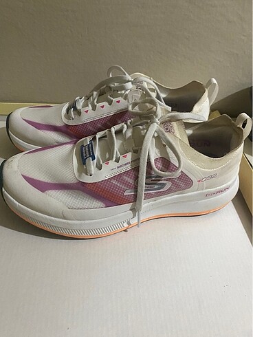 Skechers