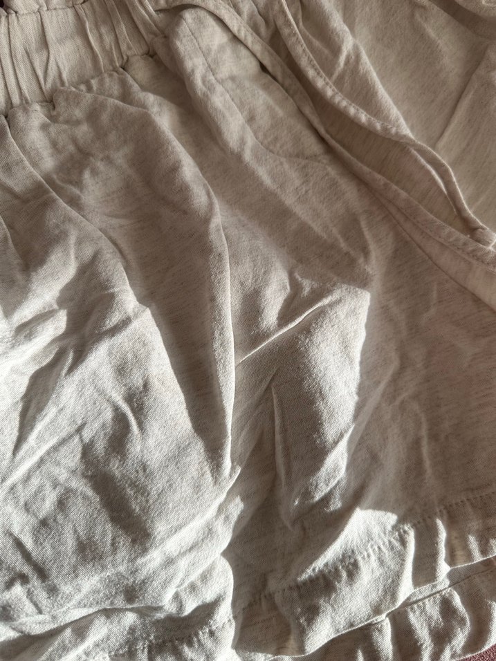 Beyaz Keten Mini Şort - Görsel 2