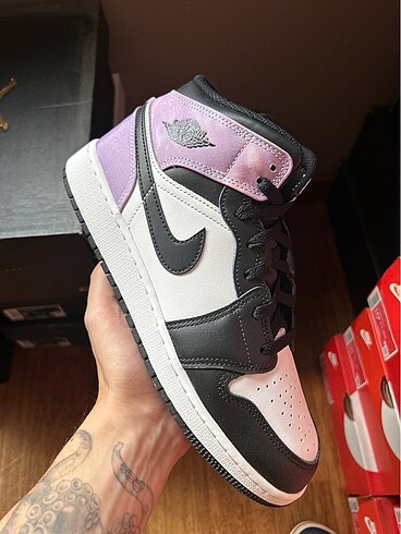 Zen Master Jordan 1 Mid GS (40)