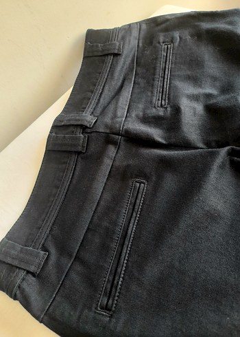 Kadın Siyah Kemerli Kısa Bermuda Şort - Görsel 12