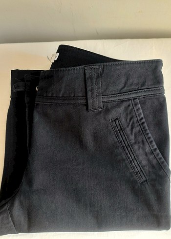 Kadın Siyah Kemerli Kısa Bermuda Şort - Görsel 10