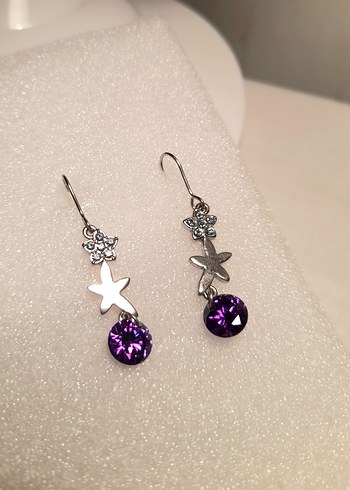 Kristal Taşlı Çiçek Detaylı Çelik Küpe - Görsel 2