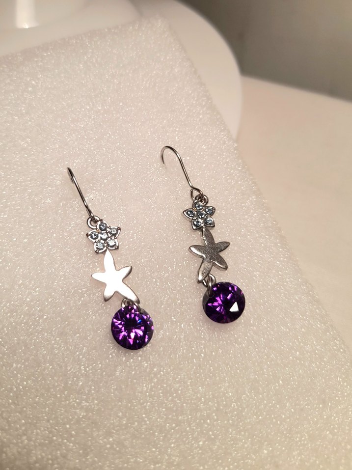 Kristal Taşlı Çiçek  Detaylı Çelik Küpe - Görsel 2